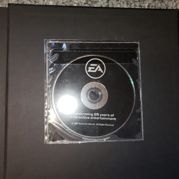 Coffee Table Book: EA Games 🎮 - Picture 4 of 6